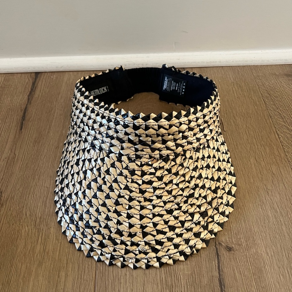 Hemlock capri visor